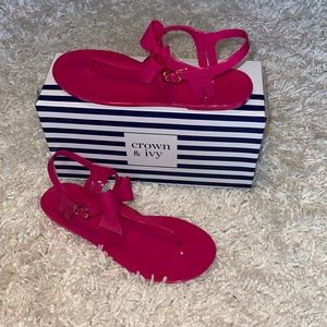 Womens pink jelly sandals with a cute bow size:9 🎀